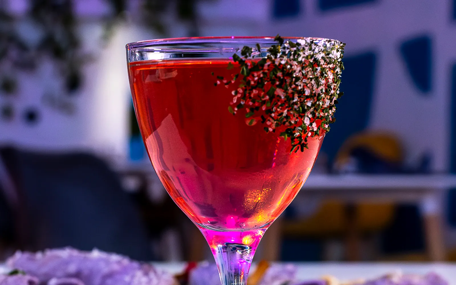 Cocktail d'autore servito da Slice of Capanno, in abbinamento alla pizza